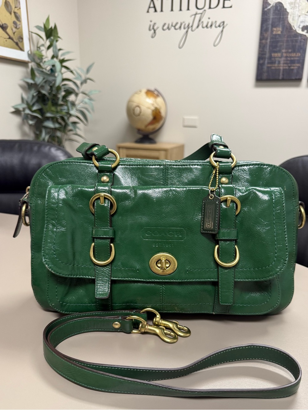 Coach Green Chelsea Leather Turnlock Shoulder Bag with Gold Hardware - Picture 14 of 14